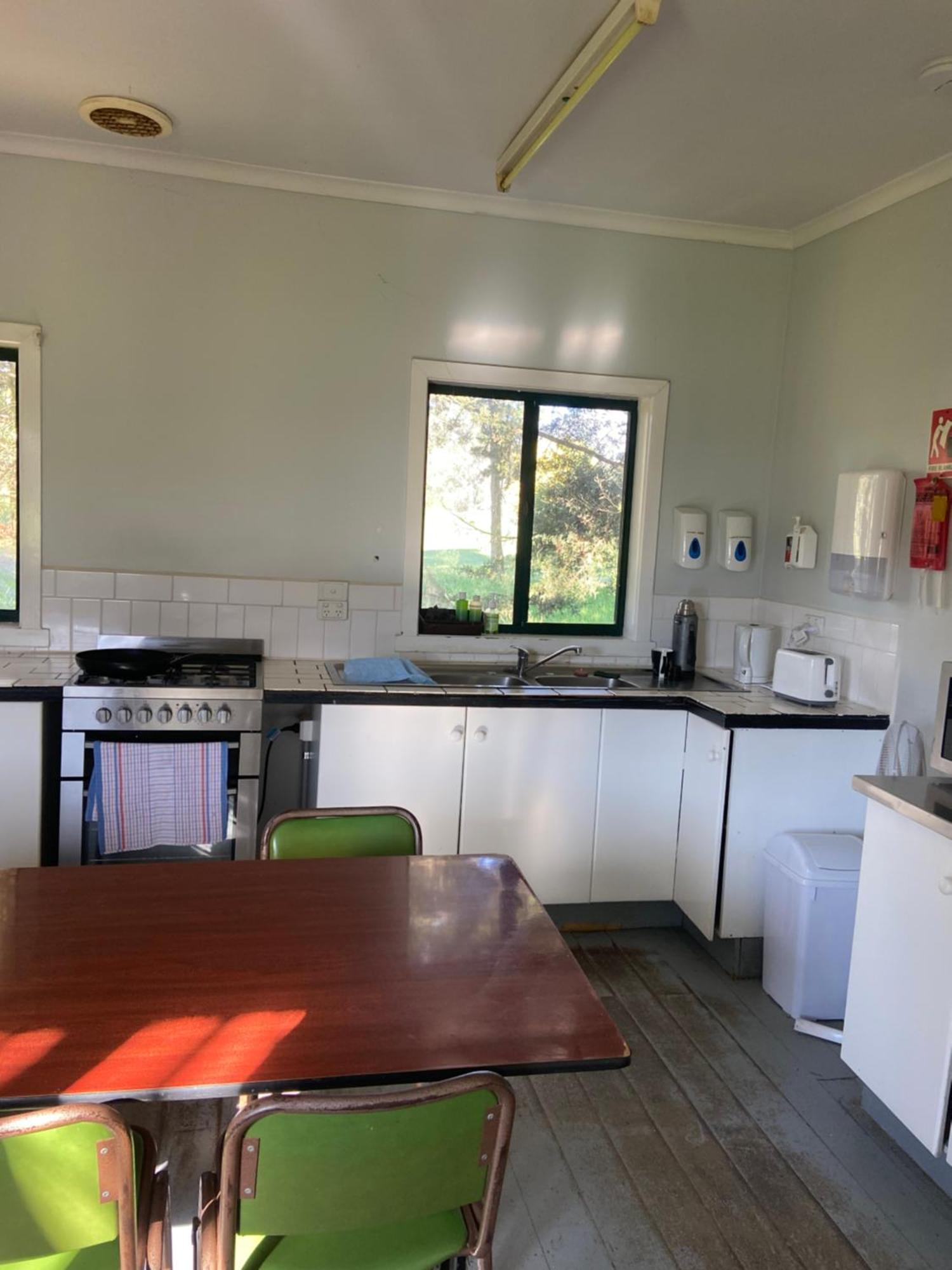 BIG4 Breeze Holiday Parks - Eildon Buitenkant foto
