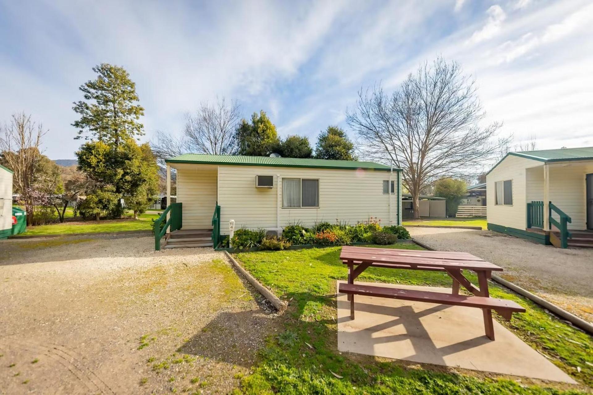 BIG4 Breeze Holiday Parks - Eildon Buitenkant foto