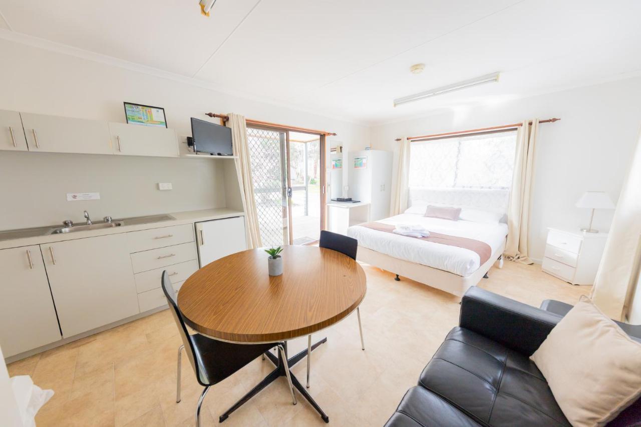 BIG4 Breeze Holiday Parks - Eildon Buitenkant foto
