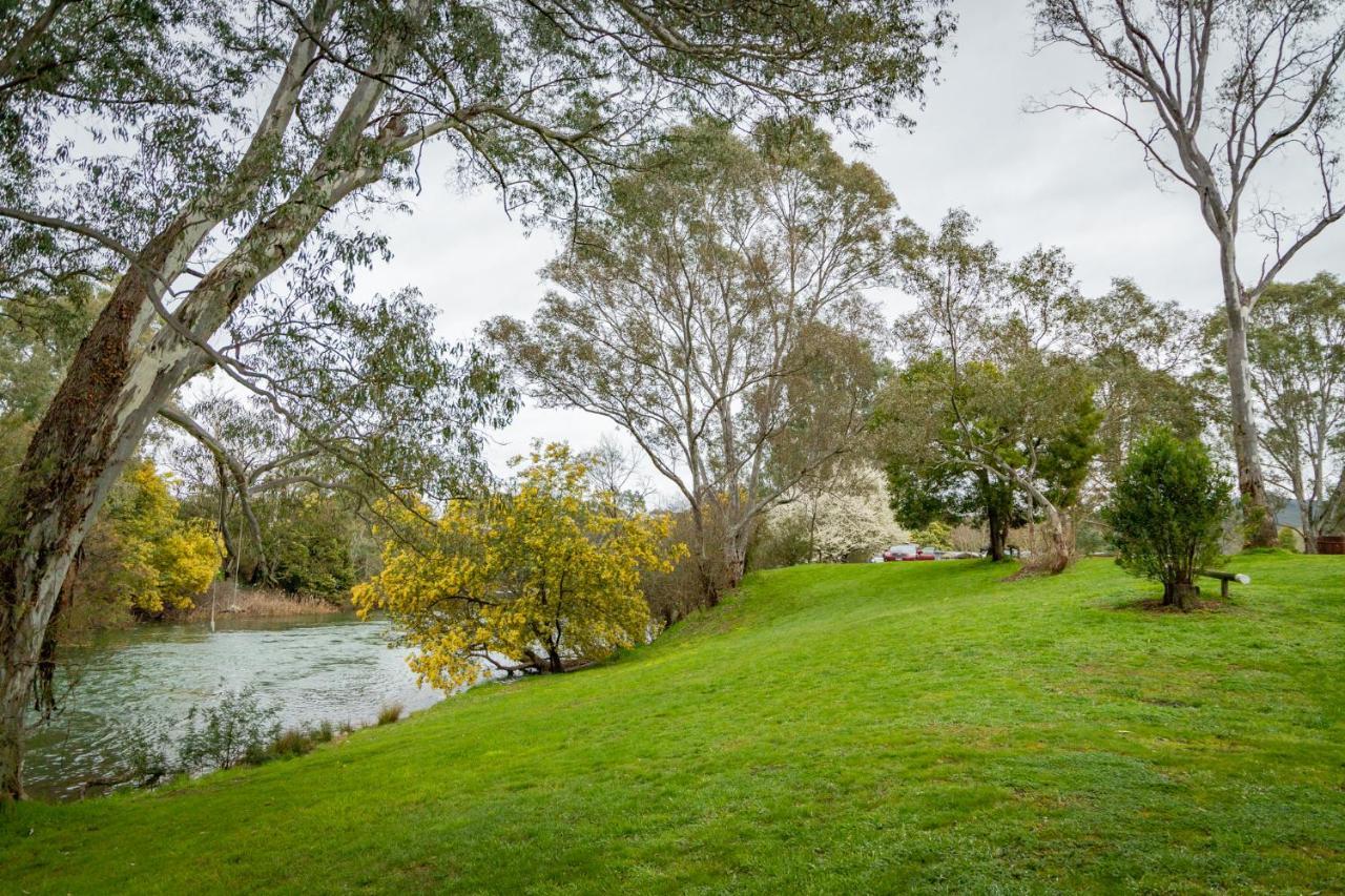 BIG4 Breeze Holiday Parks - Eildon Buitenkant foto