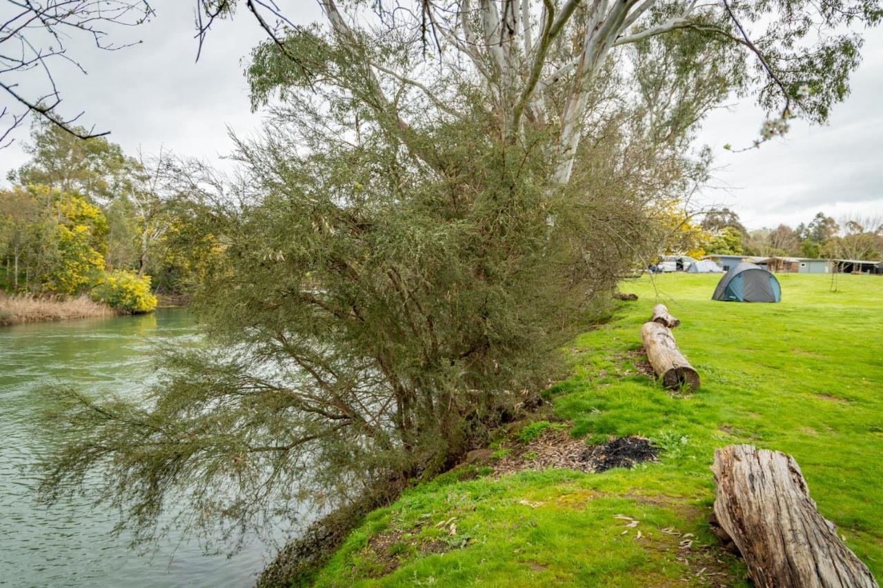 BIG4 Breeze Holiday Parks - Eildon Buitenkant foto